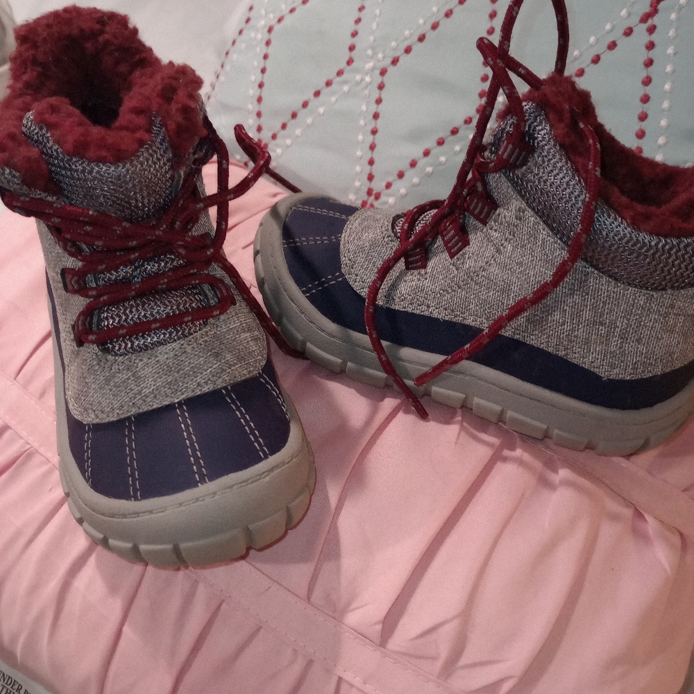 Wonder nation boots for boys. Size 8
